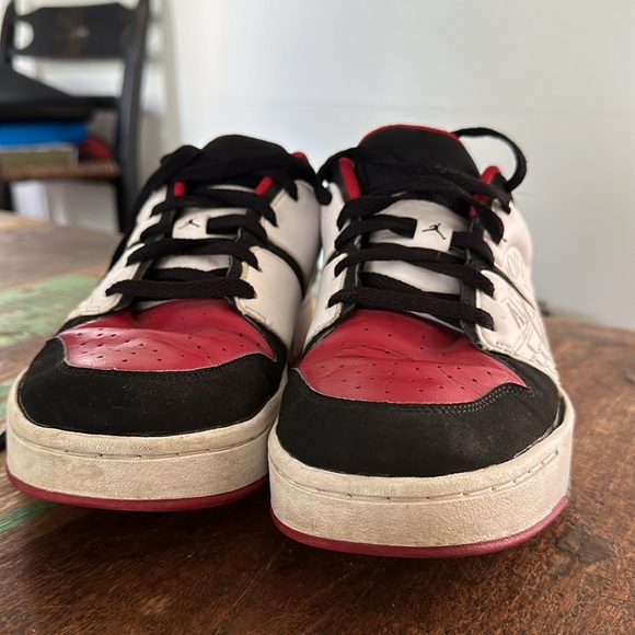 Low varsity vintage Jordan’s - Picture 7 of 7